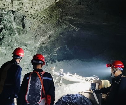 西溝鐵礦｜織密安全防護(hù)網(wǎng)，護(hù)航全年“零傷亡”